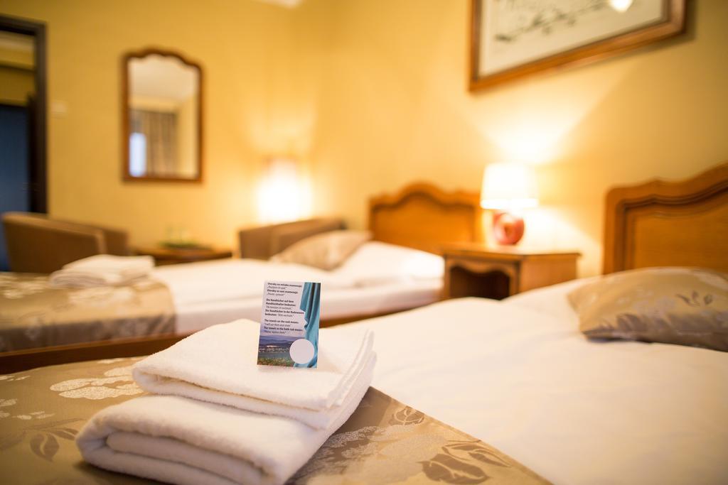 Hotel Satelit Pieszczany Zewnętrze zdjęcie