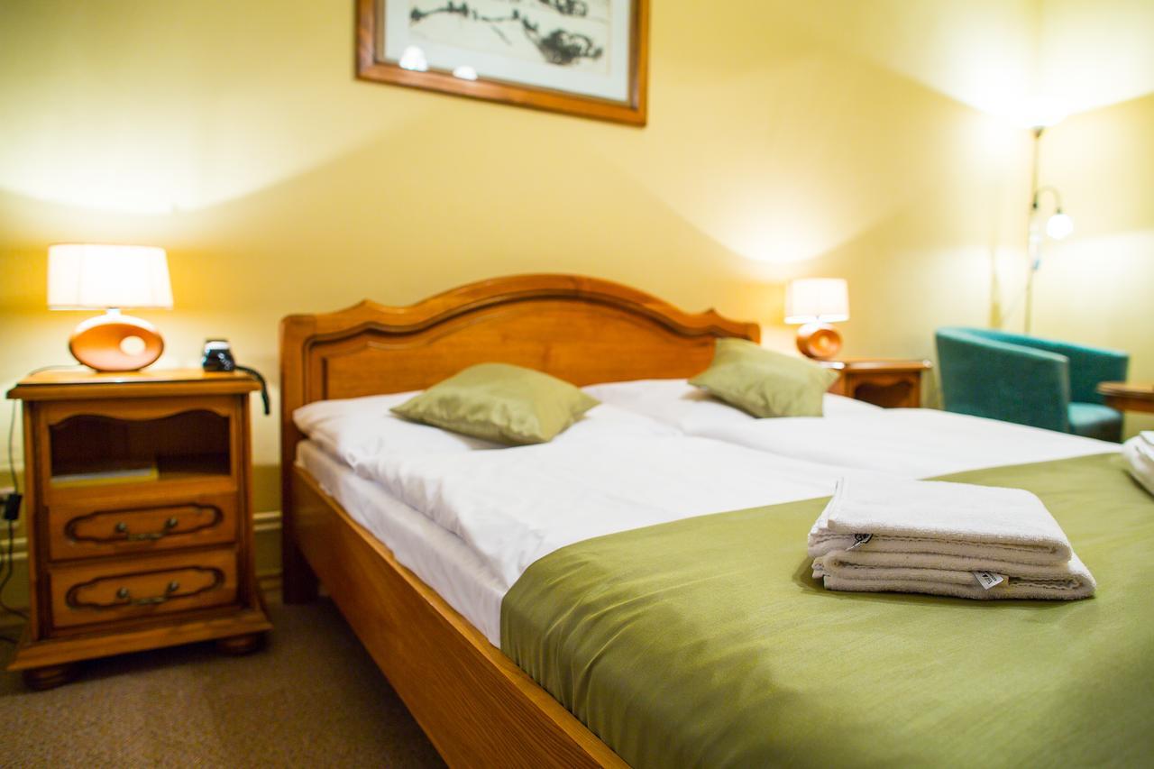 Hotel Satelit Pieszczany Zewnętrze zdjęcie