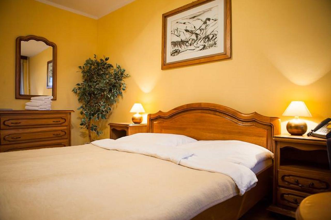 Hotel Satelit Pieszczany Zewnętrze zdjęcie
