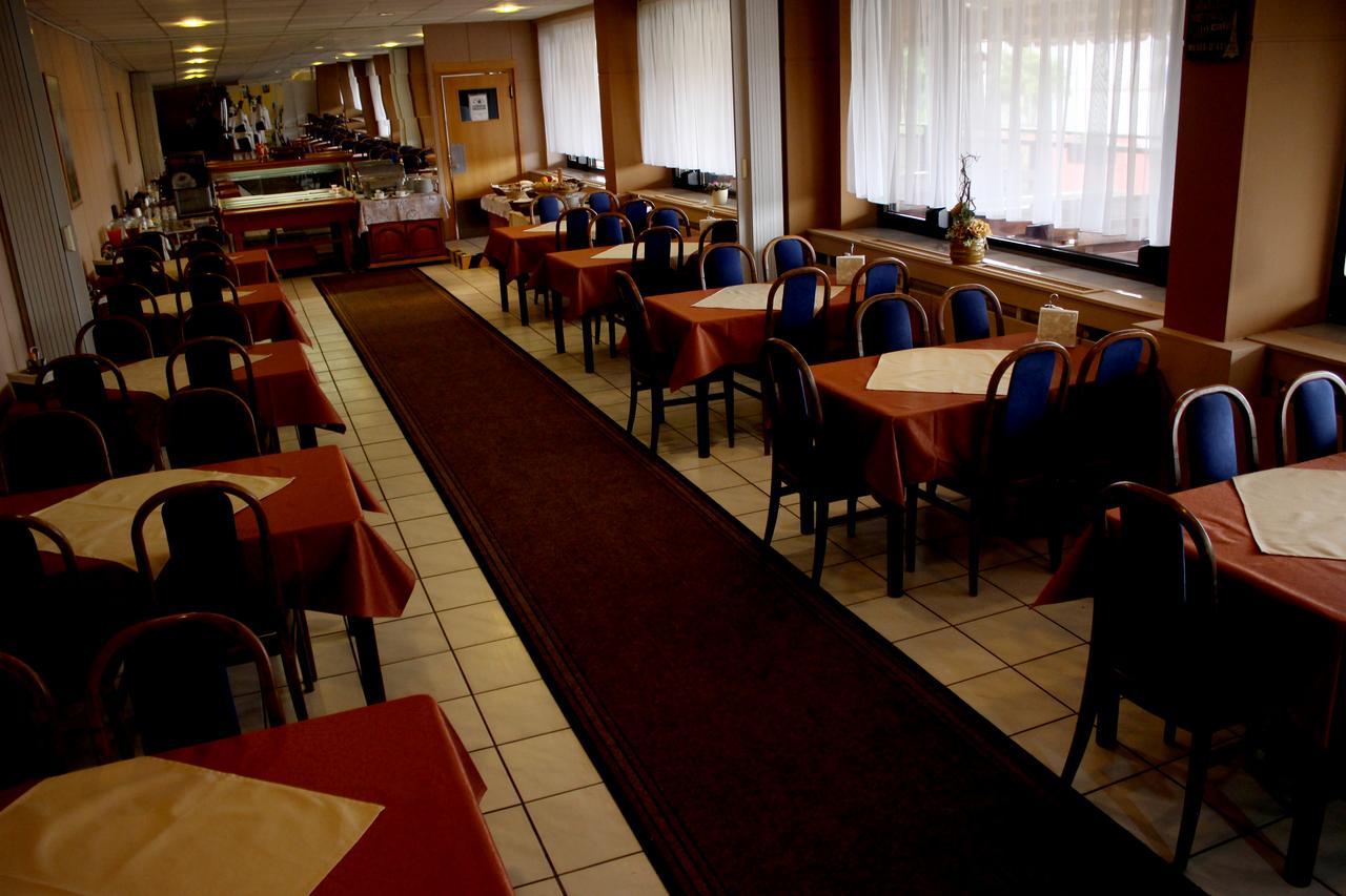 Hotel Satelit Pieszczany Zewnętrze zdjęcie