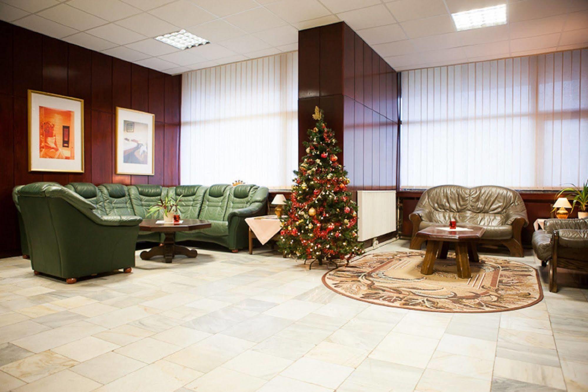 Hotel Satelit Pieszczany Zewnętrze zdjęcie